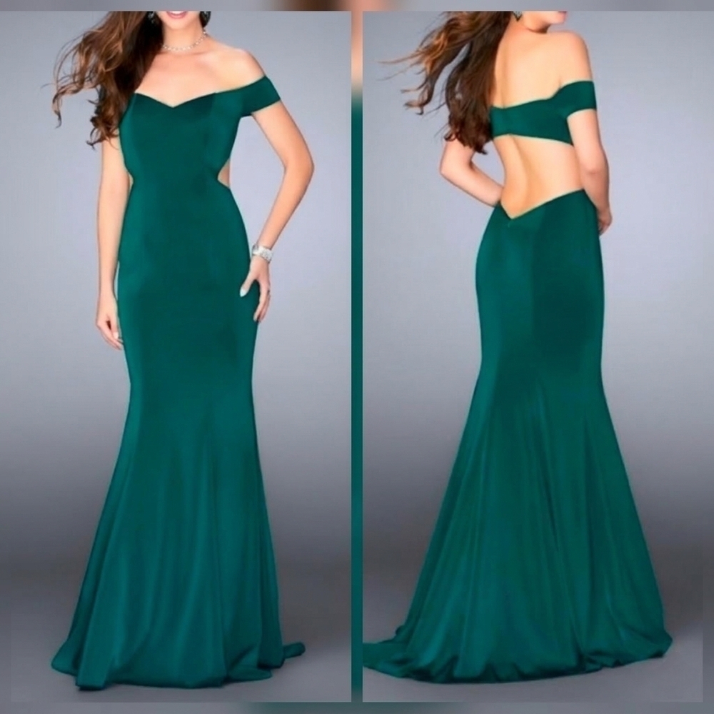 La Femme Women's Off Shoulder Side Cutout Mermaid Gown Hunter Green, 6